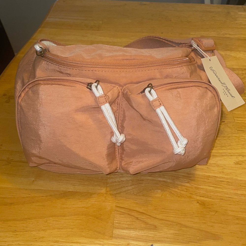 Universal Thread Fanny Pack in pink/salmon
